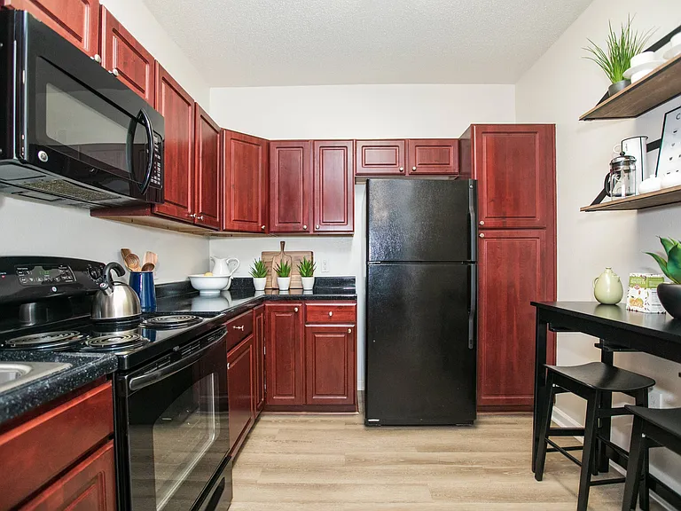 Mission Place Apartments — Photo 1