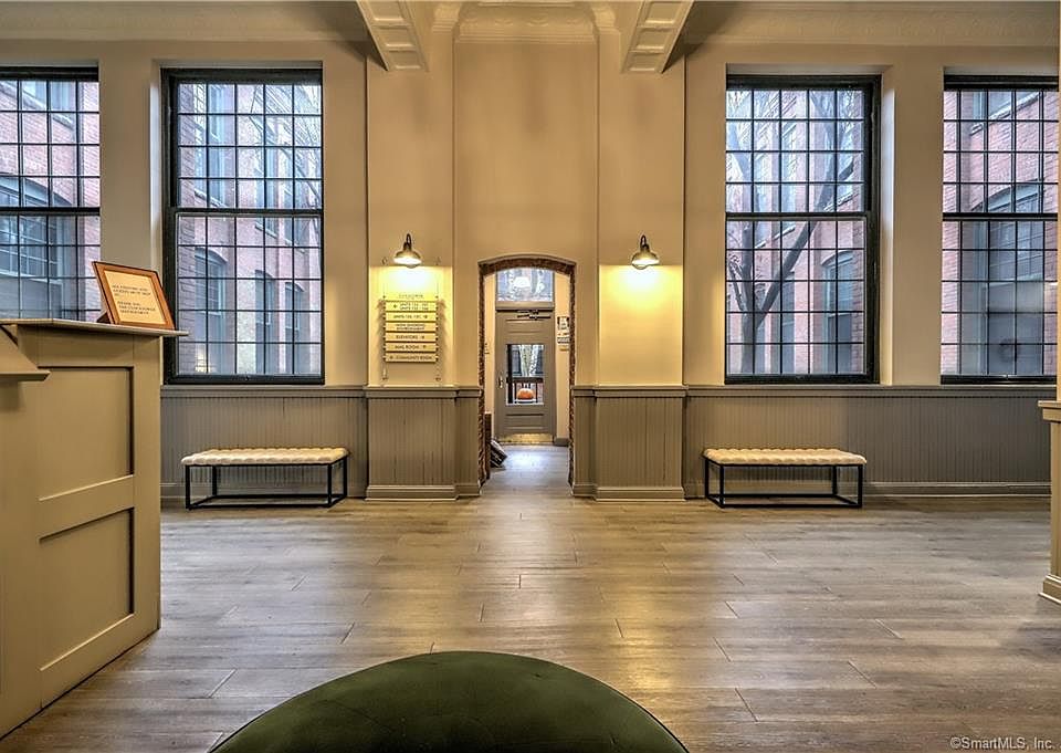 25 Grand Street