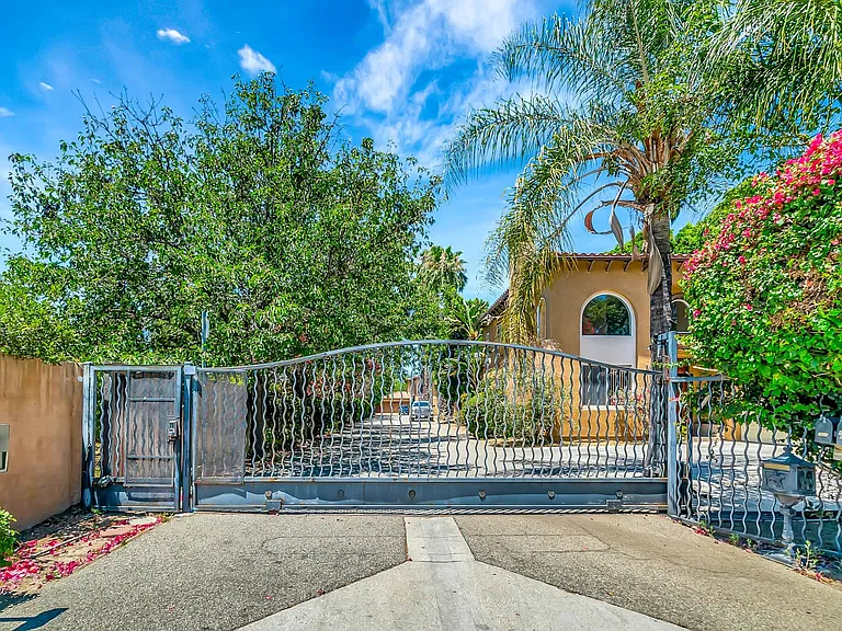 19316 Lavi Ct — Photo 102