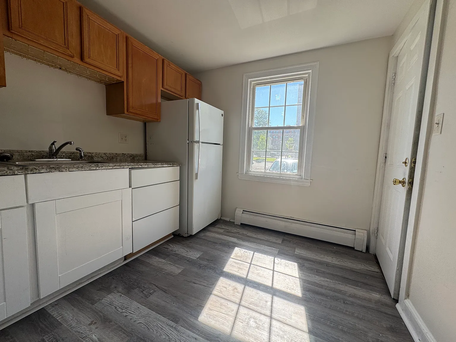 2 bed, 800 sqft, $1,745 — Photo 3