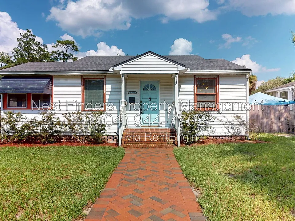 1309 Macarthur St