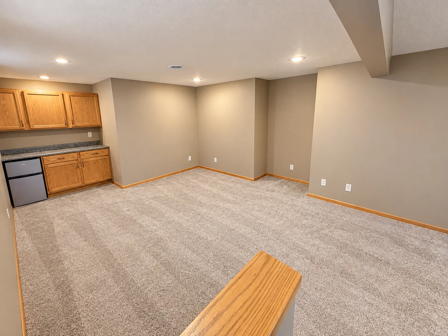 3 bed, 3.0 bath, 2100 sqft, $2,595 — Photo 3