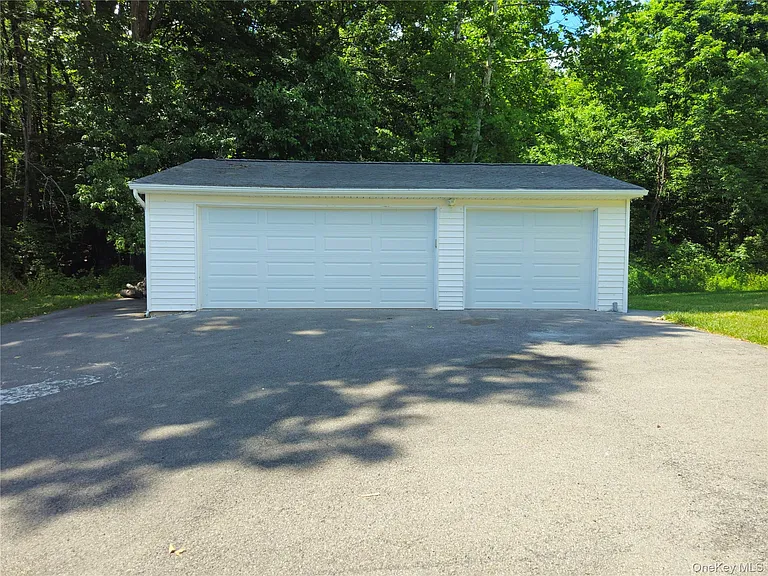 748 Greenville Tpke — Photo 4