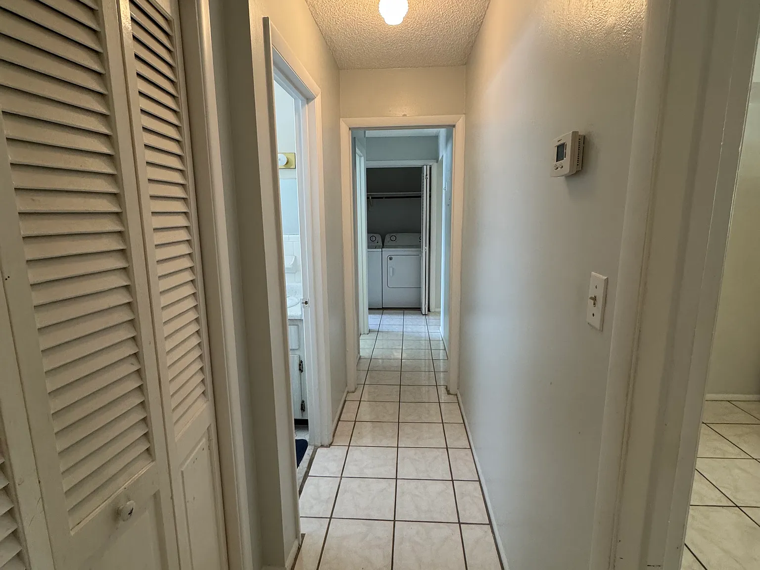 2 bed, 1000 sqft, $1,000 — Photo 4
