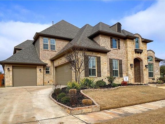 2nd image of 400 Garrison Cir