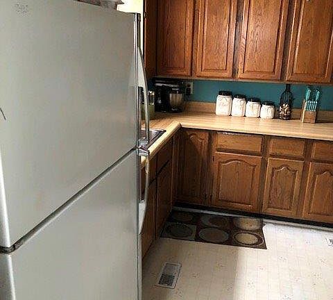 3rd image of 244 W Woodland Ave
