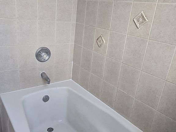 3rd image of 5143 N McVicker Ave APT 3