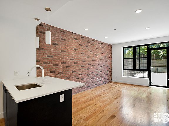 3rd image of 672 Halsey St #1B