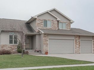 80 Cardinal Ave, Atkins, IA 52206