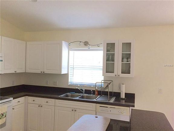4th image of 2108 Clovelon St