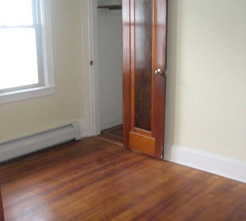 4th image of 10 Granger Ave