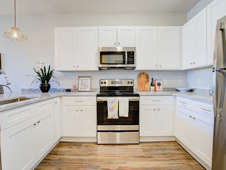 Midtown Row Apartments — Photo 14