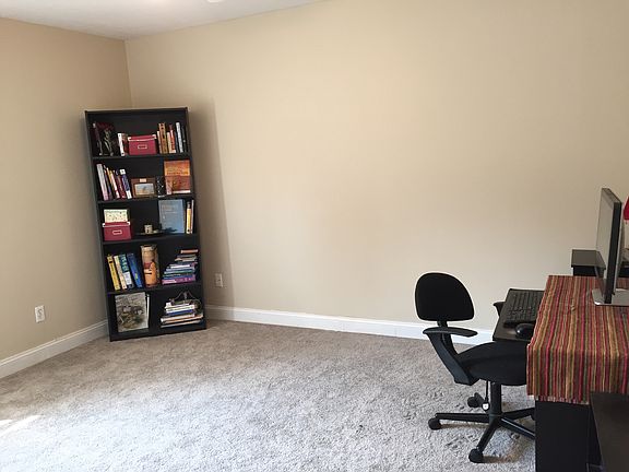 5th image of 300 Silver Oak Dr
