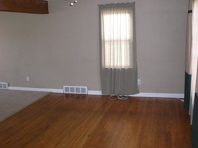 3rd image of 422 E 322nd St