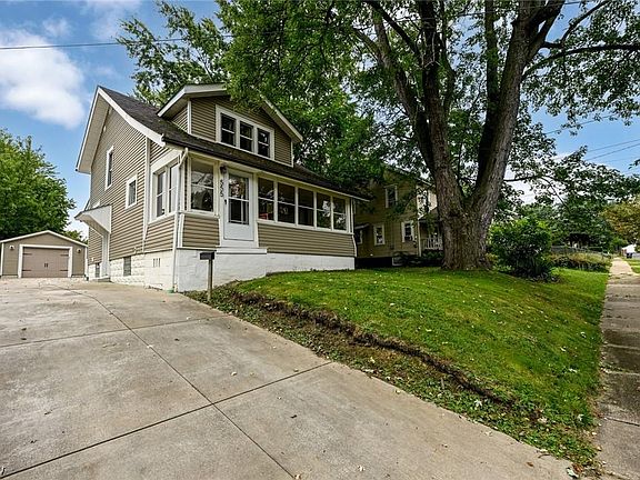 3rd image of 555 Mohawk Ave