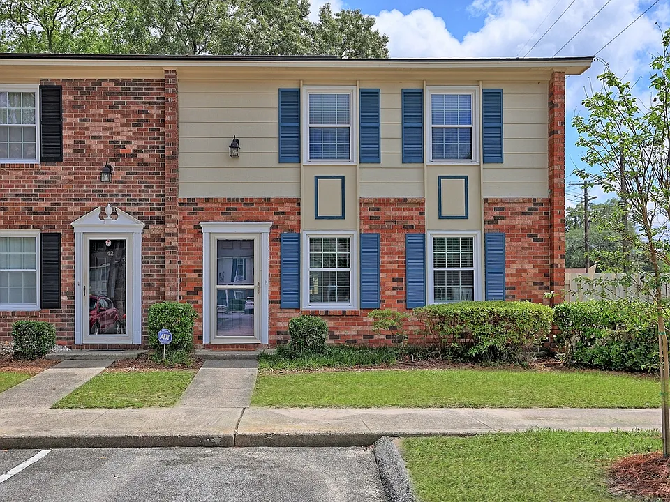 455 Mall Blvd #43