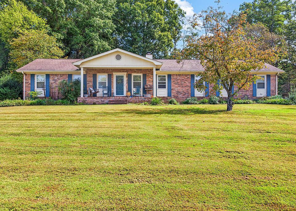 1st image of 1723 Meadow Wood Dr