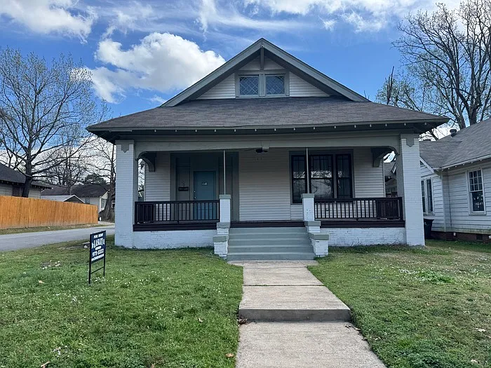 2 bed, 1.5 bath, 1300 sqft, $1,495 — Photo 1