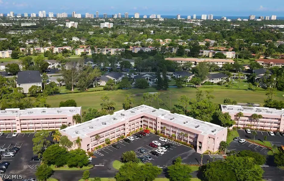 2 bed, 2.0 bath, 842 sqft, $6,500 — Photo 3