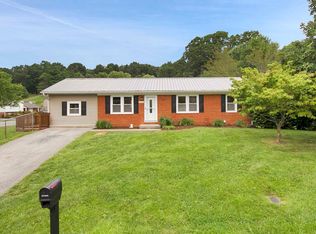 1010 Reading Rd, Christiansburg, VA 24073
