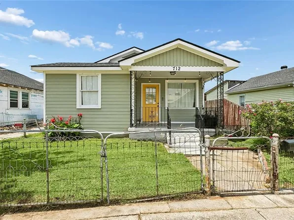 712 Avenue D, Westwego, LA 70094