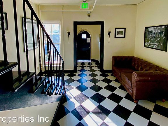 5th image of 130 N Westmoreland Ave APT 302