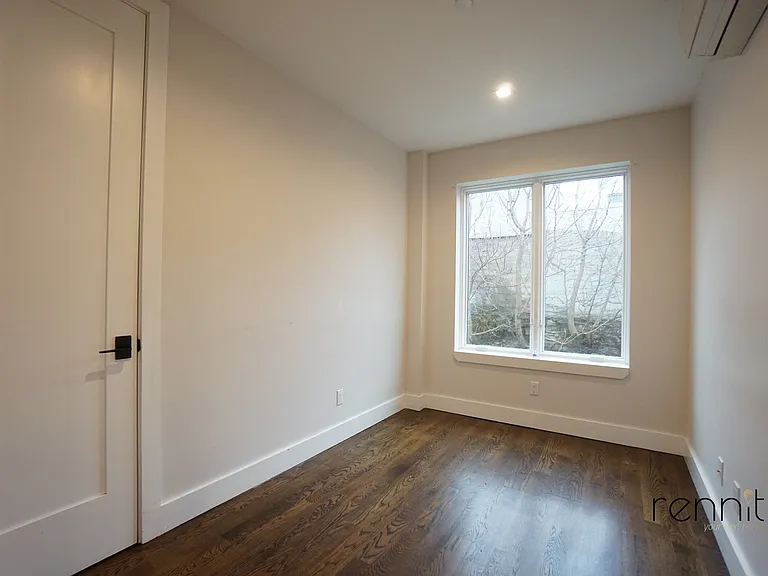 1031 Montgomery St #2F — Photo 8