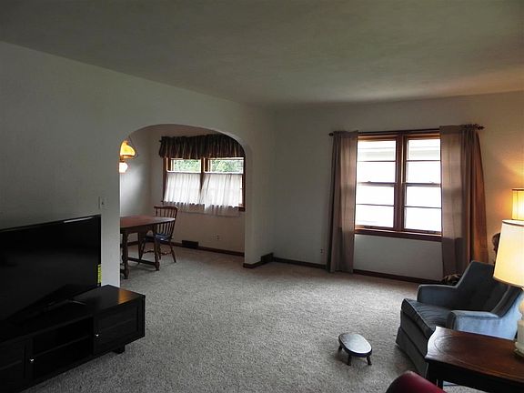4th image of 2521 30th Avenue Ct