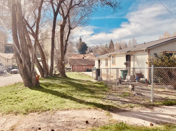 925 Fulton St APT A, Klamath Falls, OR 97601