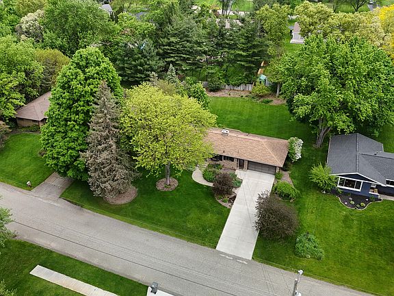 5th image of 1857 Bluehill Dr NE