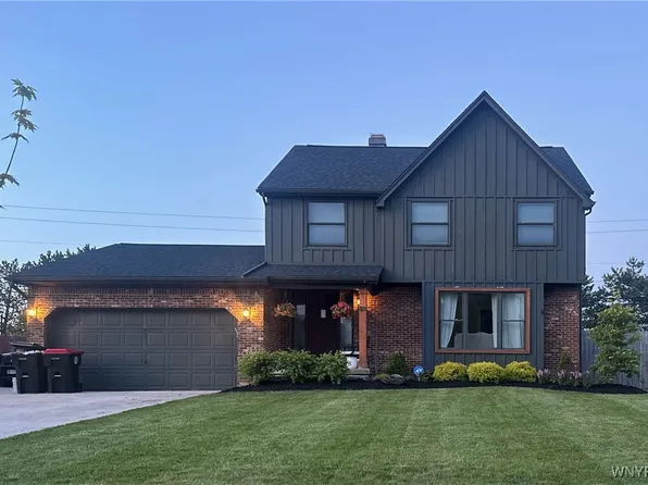 88 Pheasant Run Ln, Lancaster, NY 14086