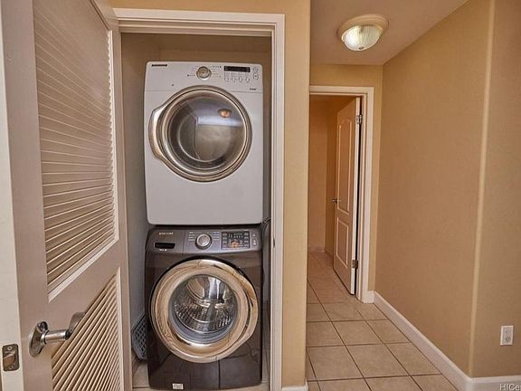 5th image of 92-1518 Aliinui Dr APT 6
