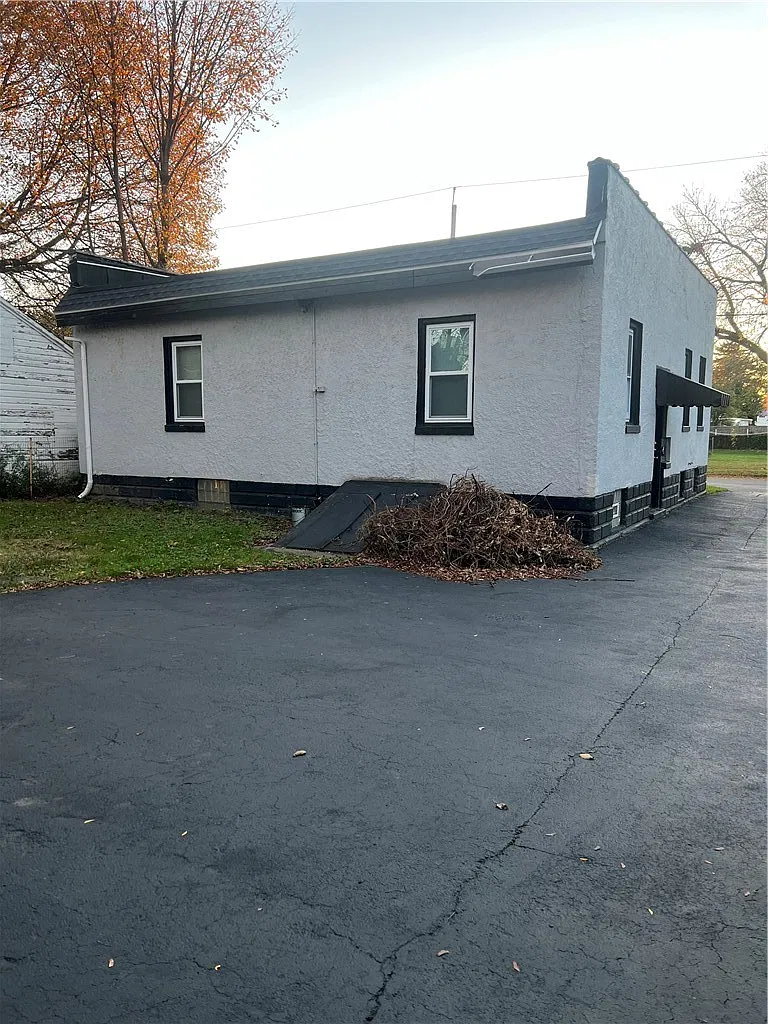 2 bed, 1.0 bath, 1088 sqft, $1,500 — Photo 2