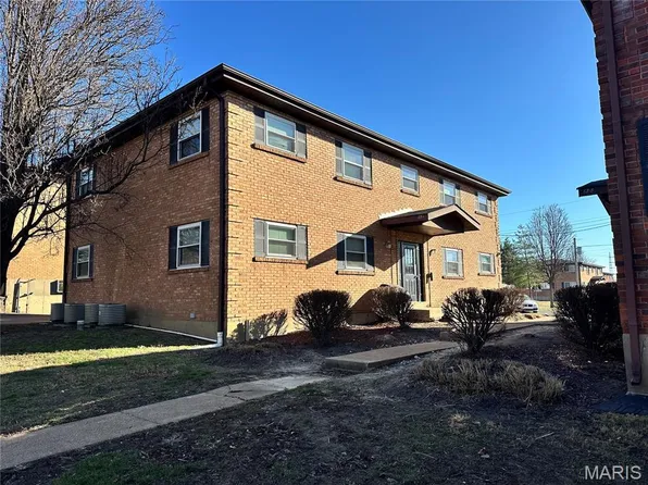 6714 Colony Acres Dr, Saint Louis, MO 63123