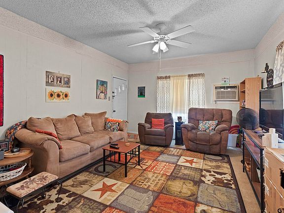 5th image of 399 E Quitman St