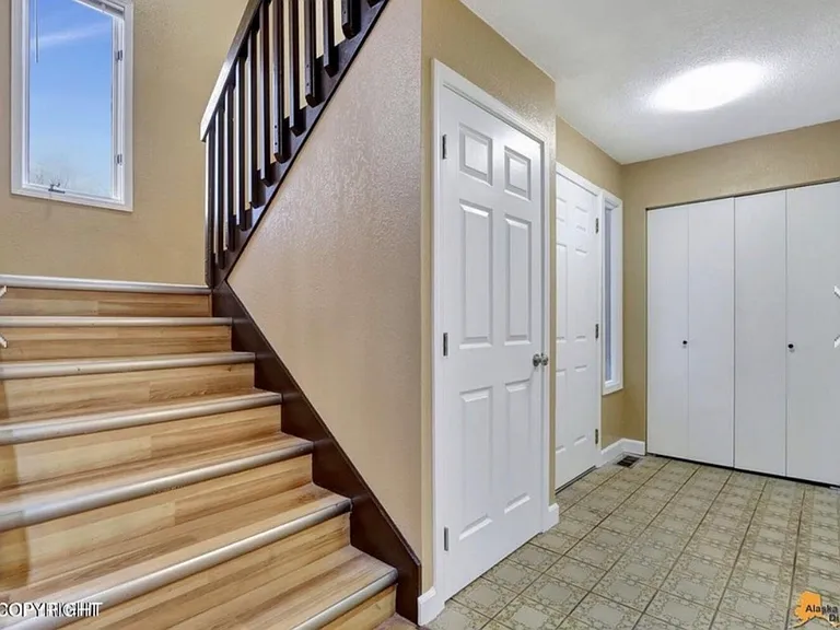 2905 Turnagain St — Photo 11