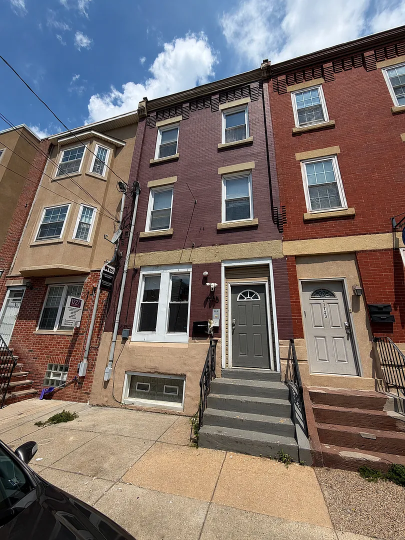 1725 W. Berks Street — Photo 1