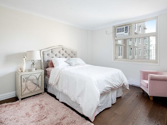 3rd image of 575 Main St APT 1110