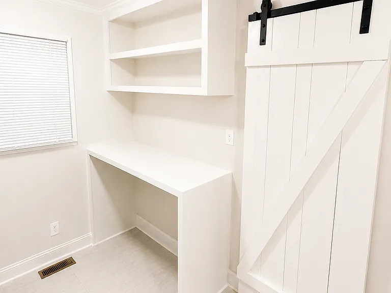 638 Brooks Ave — Photo 10