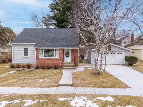 240 Modern Ave, Reedsburg, WI 53959