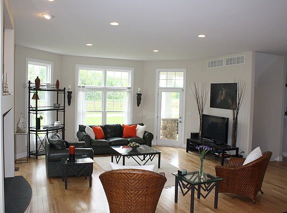 5th image of 3501 Middlesex Dr