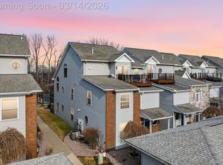 37824 Jefferson Ave, Harrison Township, MI 48045