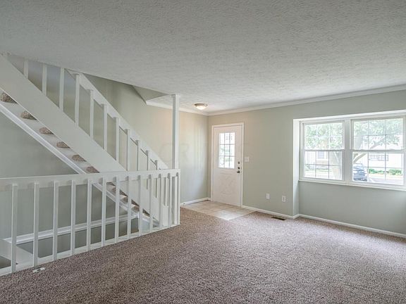 5th image of 930 Upholland Ln