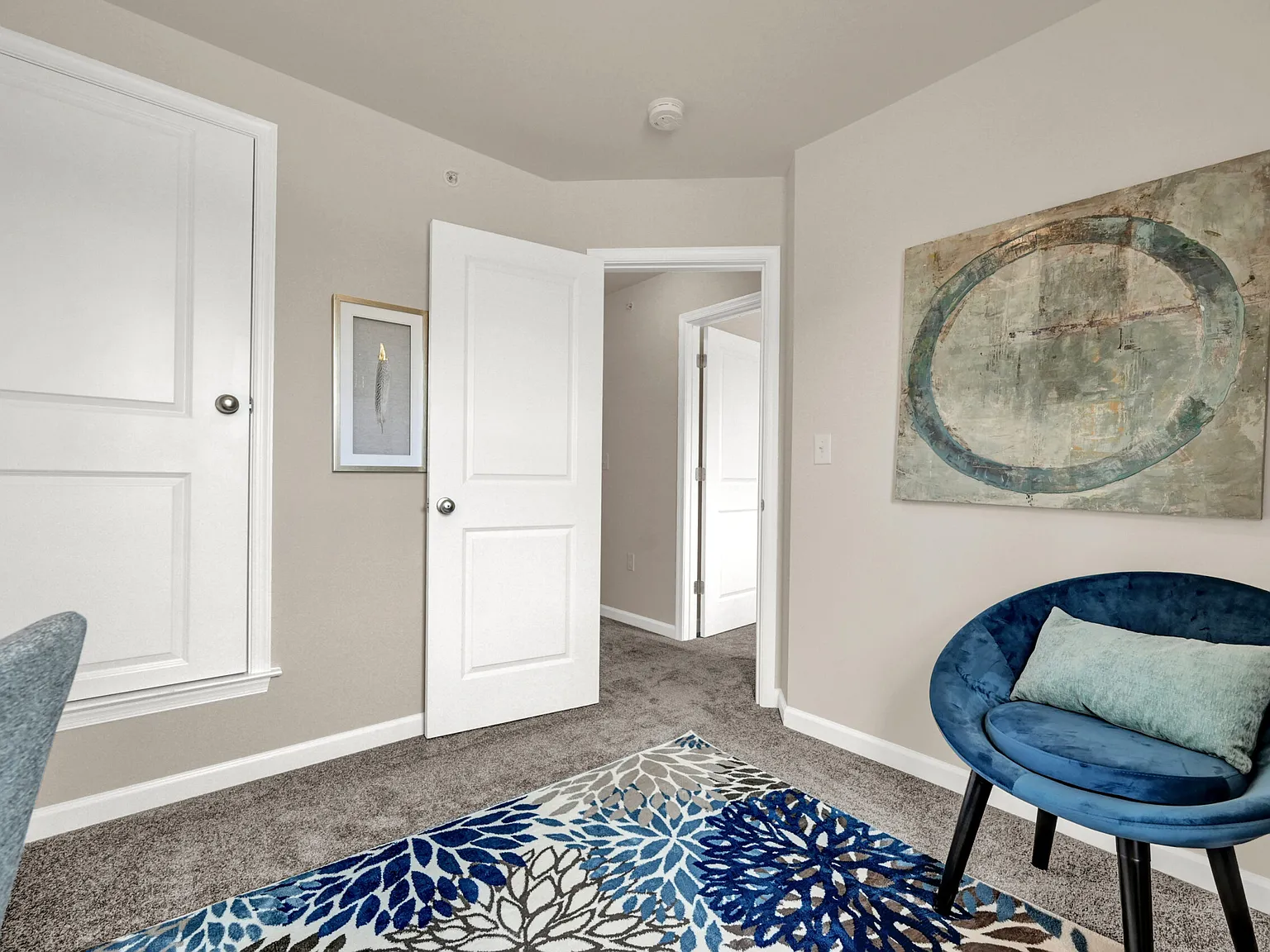 3 bed, 2.5 bath, 1600 sqft, $2,100 — Photo 1