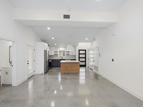 3rd image of 5005 Lott Ave #2