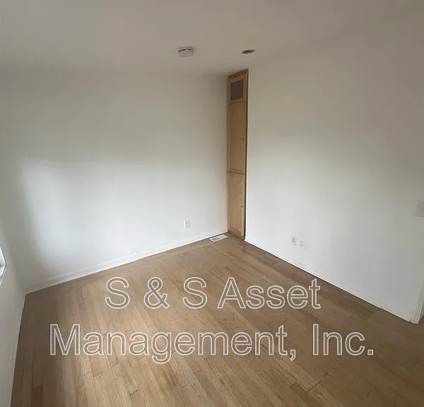 3252 E Lake Lansing Rd — Photo 23