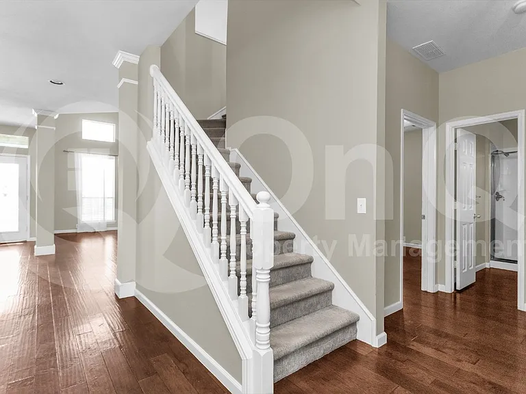 11281 Balcones Dr — Photo 24