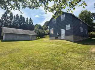 208 W 1st St, Caspian, MI 49915