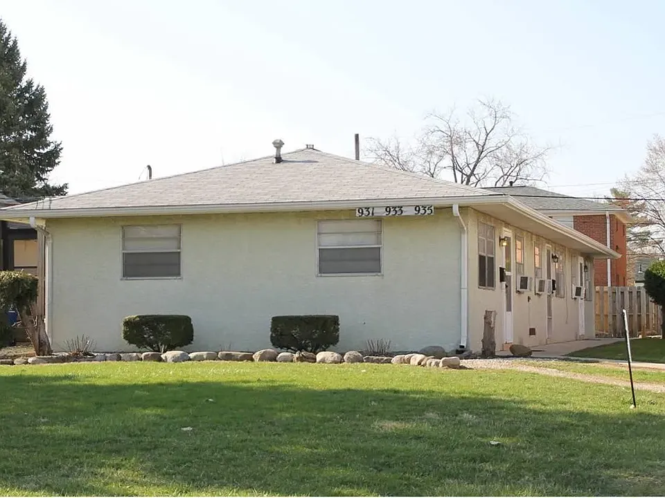 933 Moon Rd
