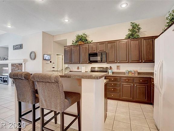 4th image of 8261 Orange Vale Ave